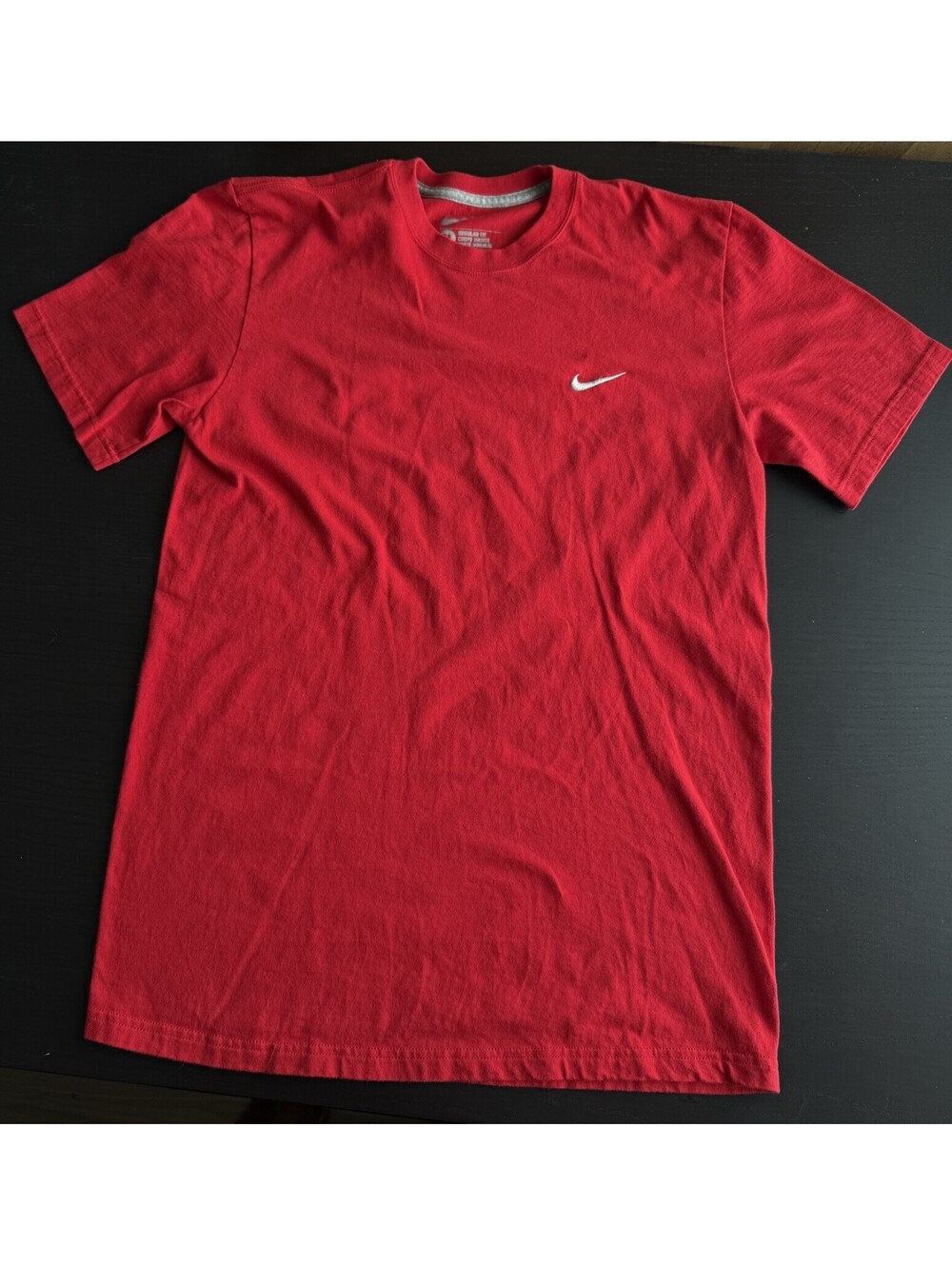 Nike Shirt Mens Medium Red Cotton Crewneck Short Sleeve Embroidered Swoosh Tee